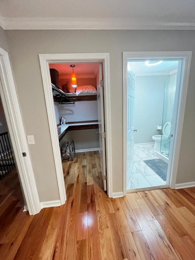 Atlanta Unit 2 Room 2 - Peaceful Weekend Getaway Private Bedroom & Bathroom Exterior photo