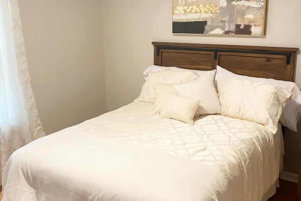 Atlanta Unit 2 Room 2 - Peaceful Weekend Getaway Private Bedroom & Bathroom Exterior photo